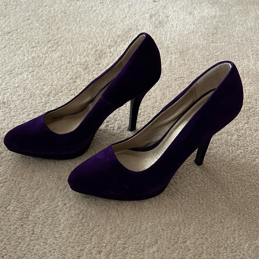 Qupid purple velvet heels size 7